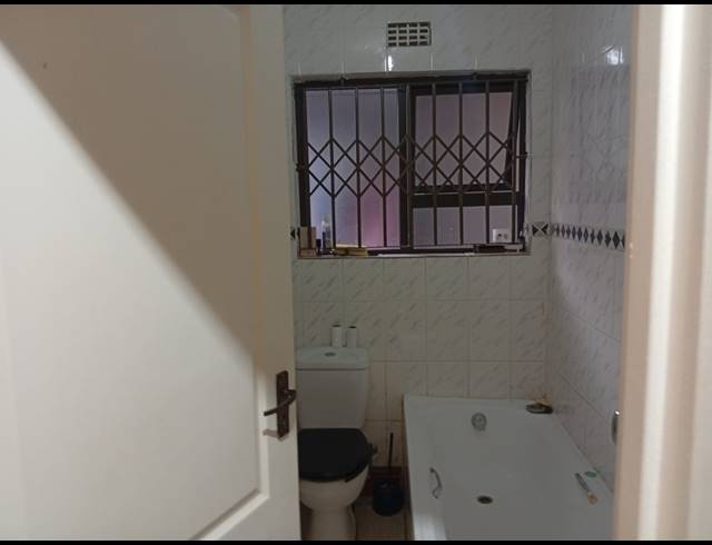 3 BEDROOM FREEHOLD FOR SALE IN ILITHA PARK